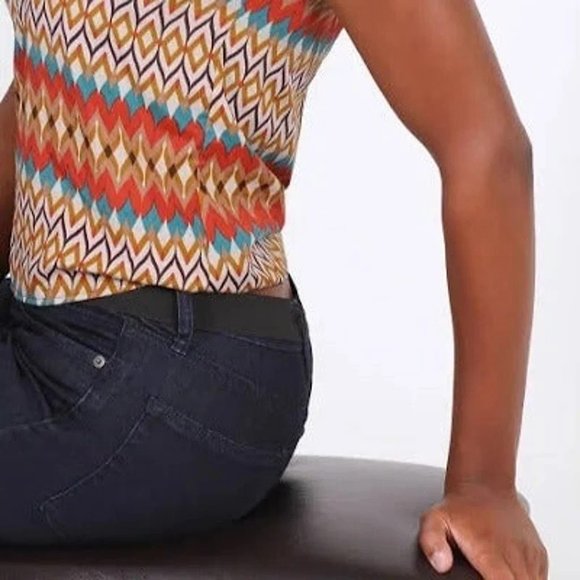 The InfinityBelt Black- Medium 10-14 (30 inches) - Picture 2 of 6